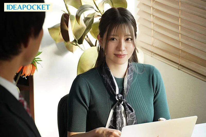 ひなの花音　巨乳　Jカップ　爆乳　女社長　美人　可愛い　