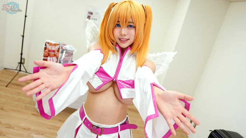 羽月乃蒼　コスプレ　巨乳　Hカップ　金髪　ポーズ