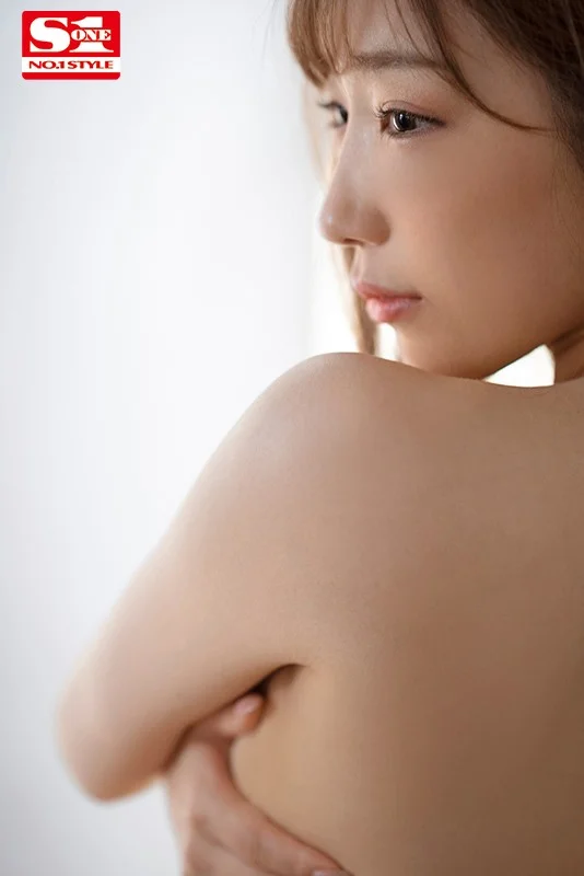 小宵こなん　Hカップ　巨乳　デビュー　可愛い