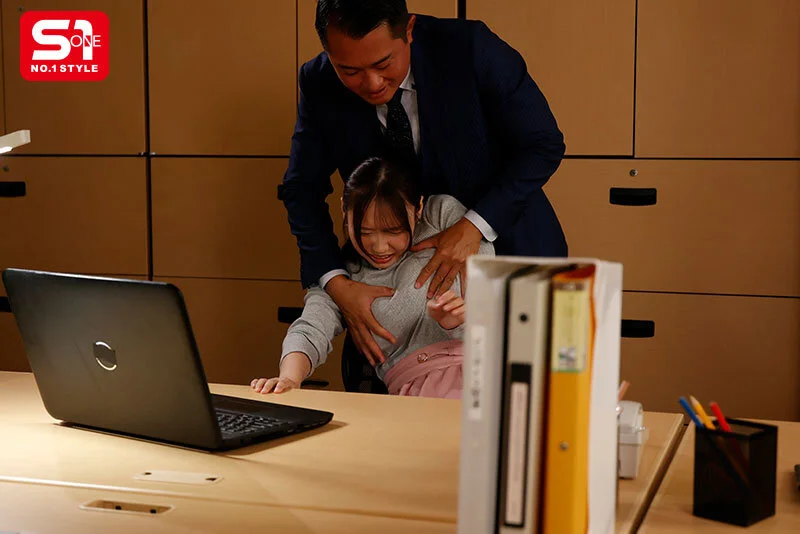 小日向みゆう　清原みゆう　Hカップ　SNOS-193　爆乳　睡眠薬　OL